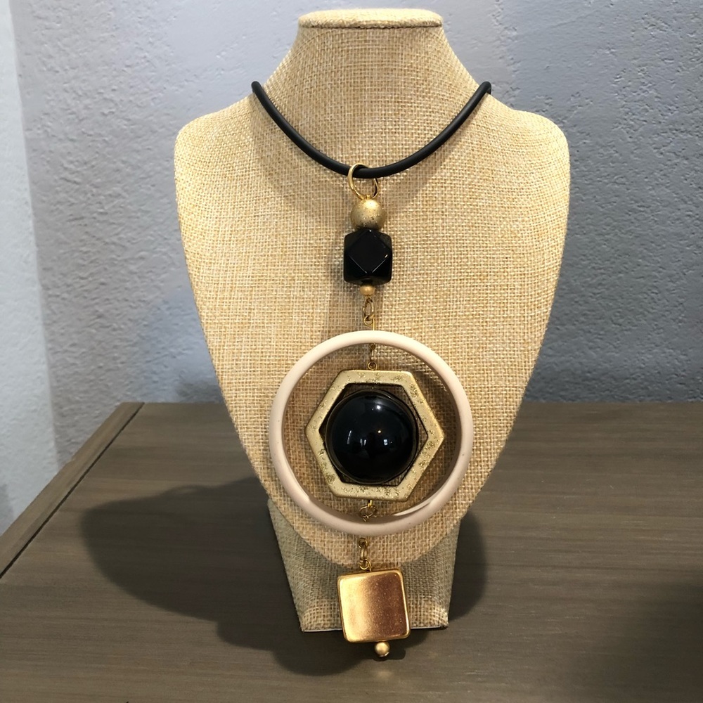 Alisha d necklace
